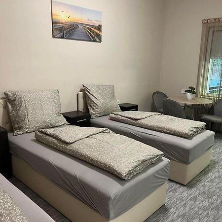 Balatonboglár Kinizsi Udvar Apartmanhaz المظهر الخارجي الصورة