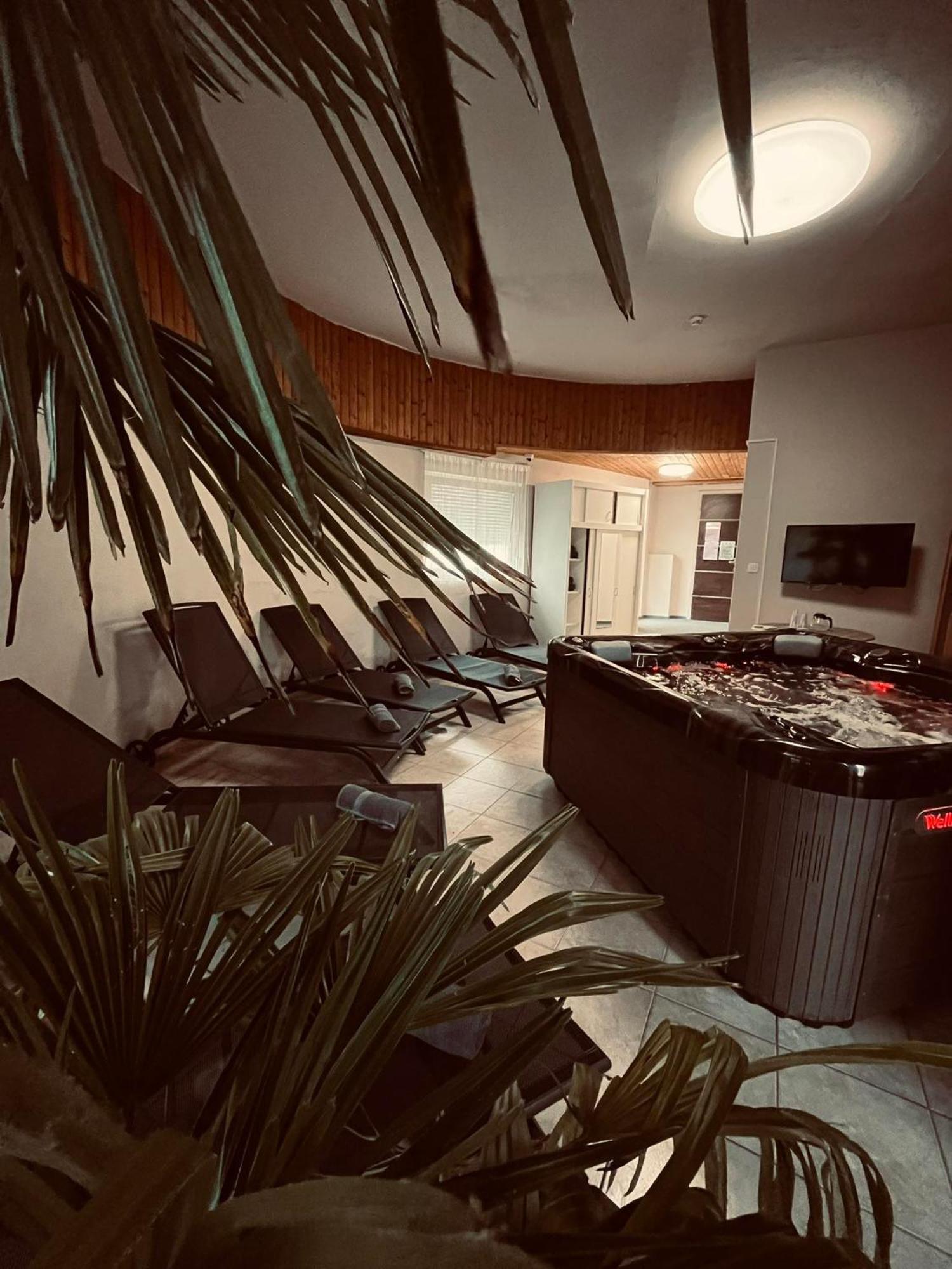 Balatonboglár Kinizsi Udvar Apartmanhaz المظهر الخارجي الصورة