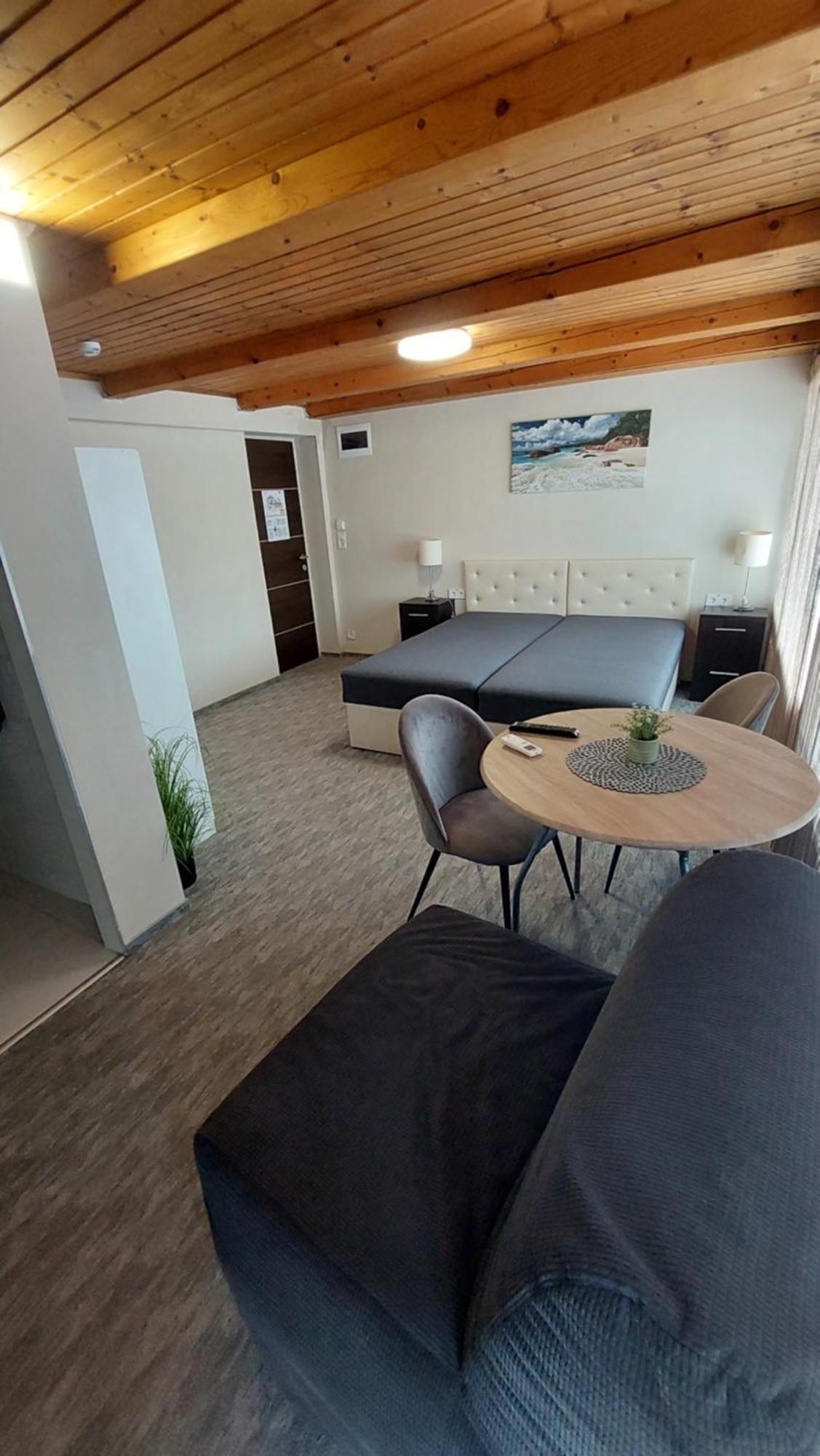 Balatonboglár Kinizsi Udvar Apartmanhaz المظهر الخارجي الصورة